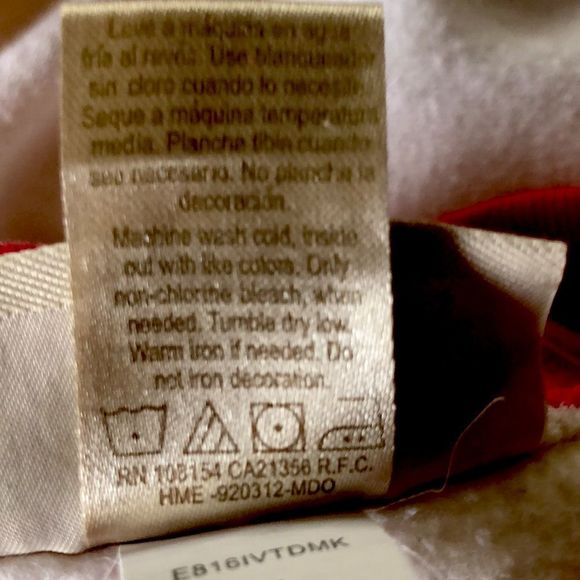 Sweatshirt with a cardinal couple on a branch with red sequins, sz med. - Picture 10 of 10